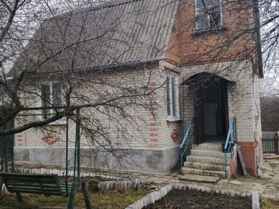 Продаю 3х этажный коттедж в тихом р-не п.Высокий Високий