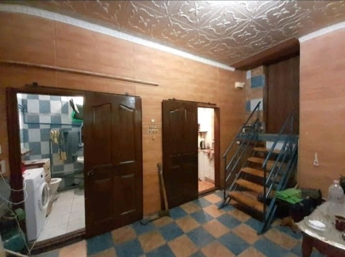 Продам 3-х этажный дом с прудом и баней,по низкой цене.. - фото 1