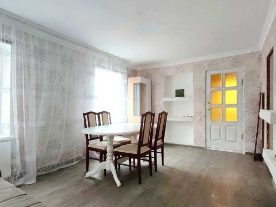 Продам частину будинку з газом на 2 кімнати у Дергачах р-н 3 школи. Дергачі