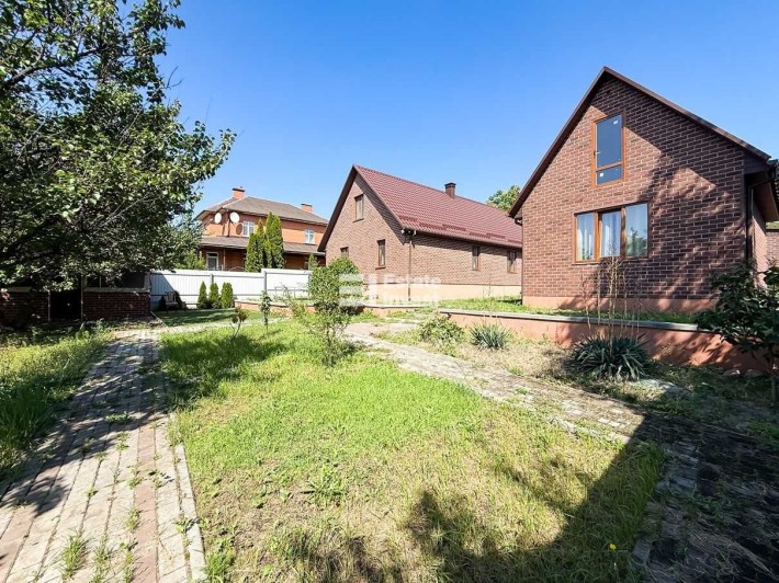 Продам будинок у смт Дергачі, вул. Василькова - фото 1