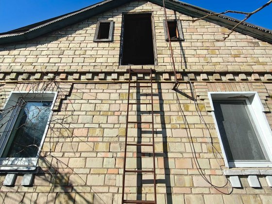 Продаж! Центр Гостомеля! Будинок під ремонт - локація ринок