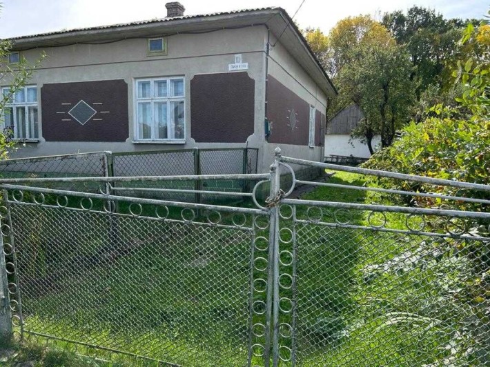 Продаж цегляного будинку в Долині — тихий провулок недалеко від центру - фото 1