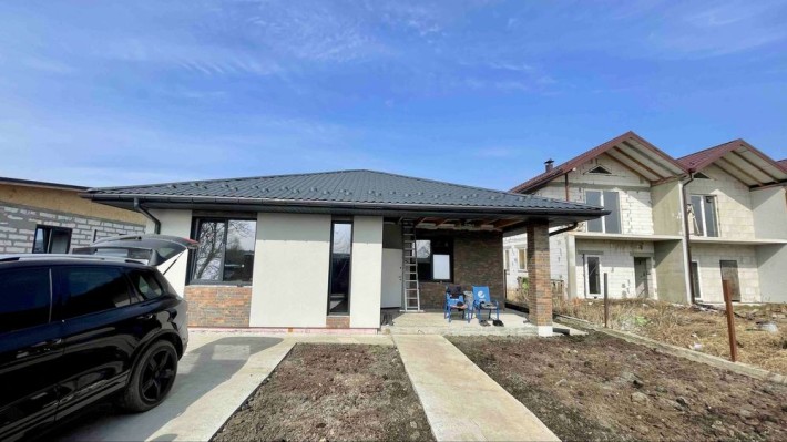 Продаж 1 поверхового будинку 110 м2 в Гостомелі біля озера - фото 1