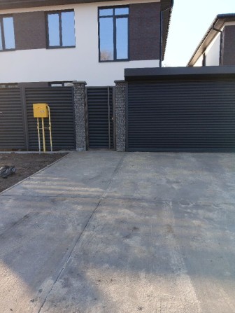 Продаж дуплекса біля озера - фото 1