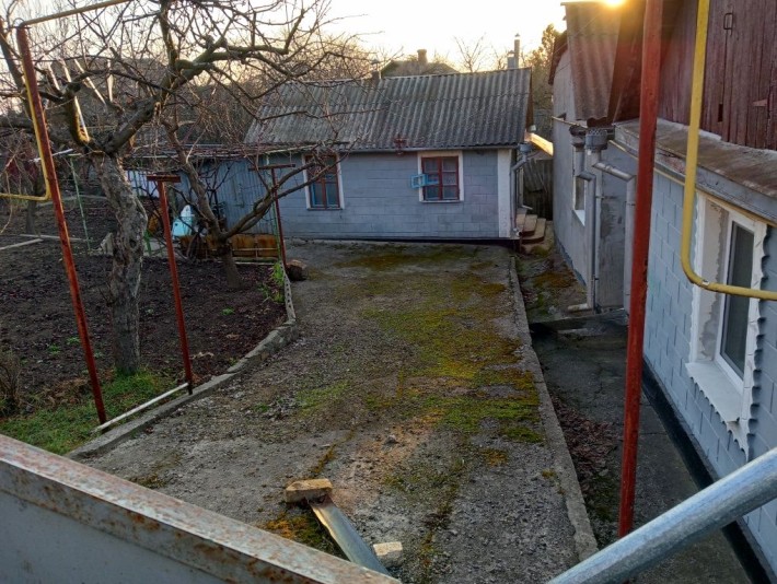Продається пів будинку зі зручностями  в м. Жмеринка . - фото 1