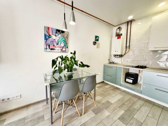 Двоповерховий таун з ремонтом! Закрита територія.Мінімальне оформлення Гостомель