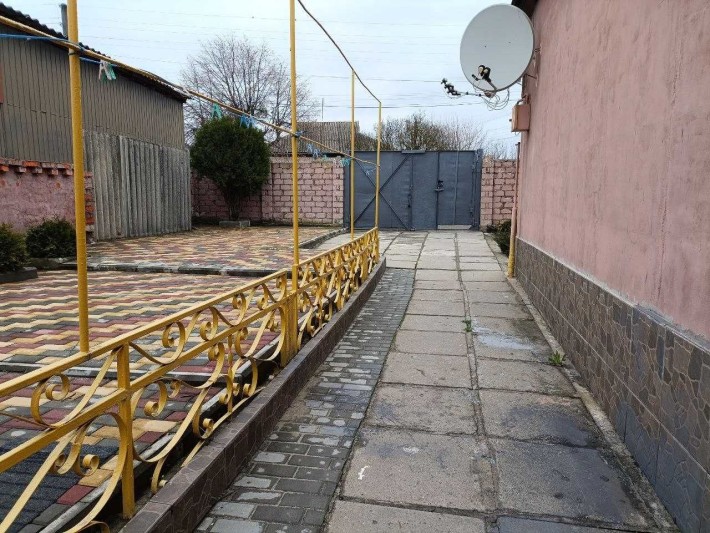 Продам будинок в м.Зміїв - фото 1