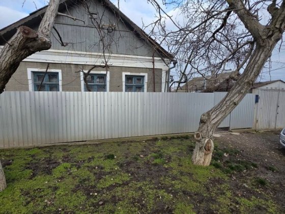 Отдельностоящий дом с газом, удобствами и участком. Измаил