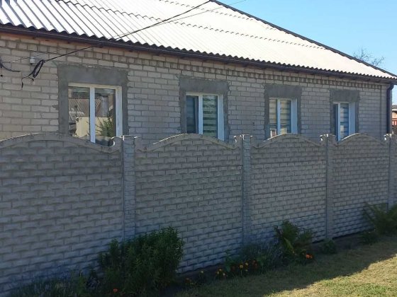 Продам будинок в місті Ізюм по Є-СЕРТИФІКАТУ .З Меблями. Изюм
