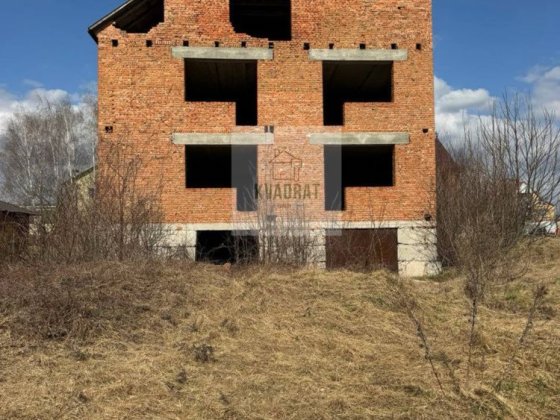 Продам двоповерховий будинок Кам'янець-Подільський