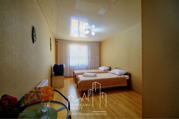 Продам просторий будинок у затишному місці - фото 1