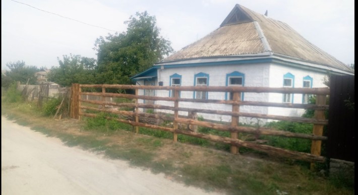 Будинок з великою земельною ділянкою - фото 1