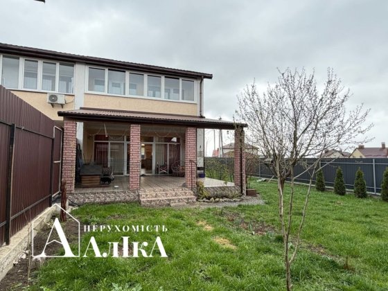 Продам чудовий 2-поверховий таунхаус з терасою та двориком Кам'янець-Подільський