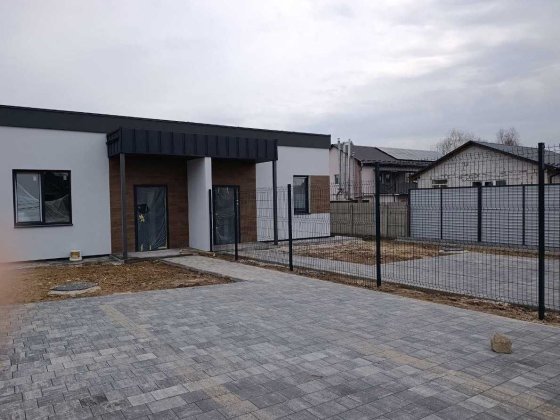 Таунхаус із дуже зручним плануванням на один поверх біля Києва Гостомель