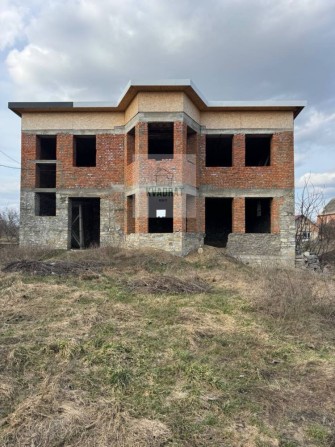 Продам компактний двоповерховий будинок вільного планування - фото 1