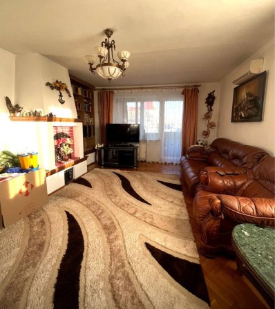 Продам будинок  три поверхи гараж  6 сотих - фото 1