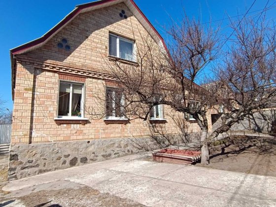 Частина будинку з ремонтом 71 м² + 5,7 соток землі. Газ, 3 кімнати. Гостомель