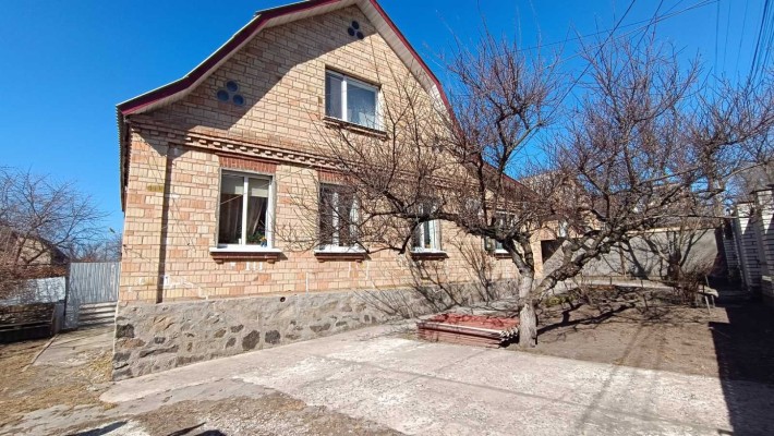 Частина будинку з ремонтом 71 м² + 5,7 соток землі. Газ, 3 кімнати. - фото 1
