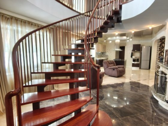 Пропонується до продажу сучасний Класнючий будинок у м. Коростишів.

З