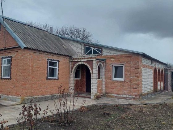 ПРОДАЄТЬСЯ  БУДИНОЧОК в  с..  ДОМАХА Лозовая