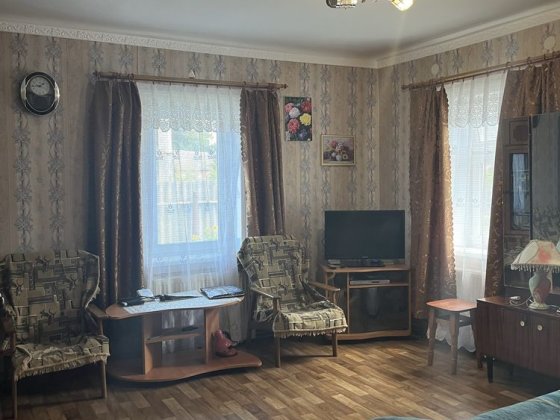 Пів будинку, район садочка Берізка Лубны