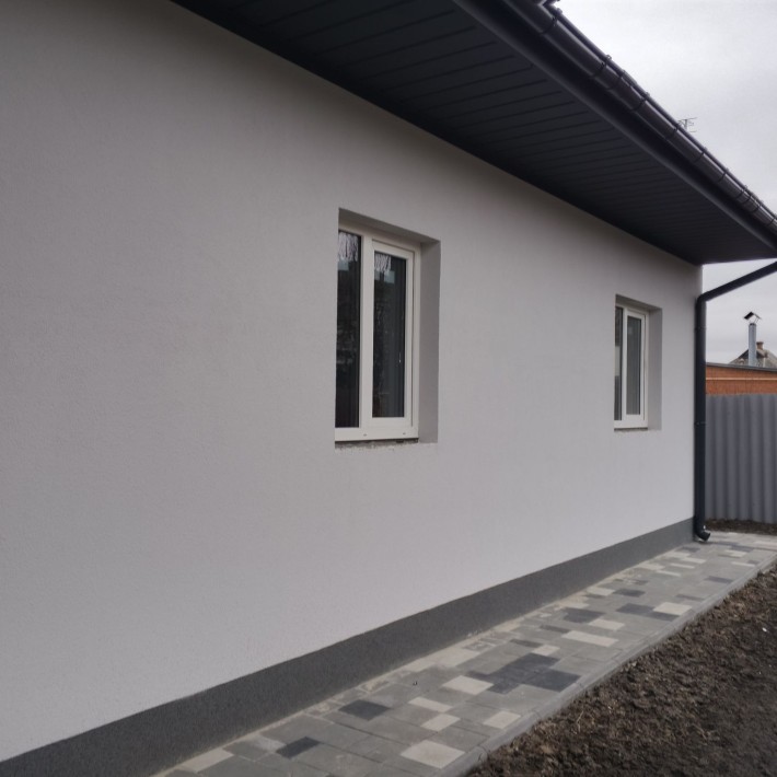 Продаю дом современной постройки в  тихом центре г.Мерефа - фото 1