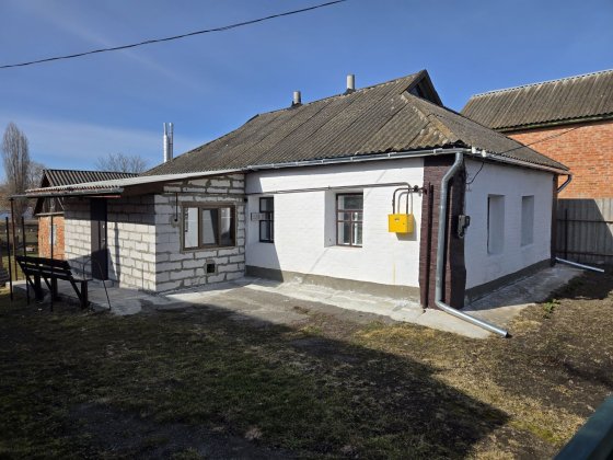 Будинок біля річки Миргород