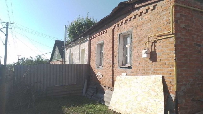 Гарна половина цегляного будинку в місті Мерефа - фото 1