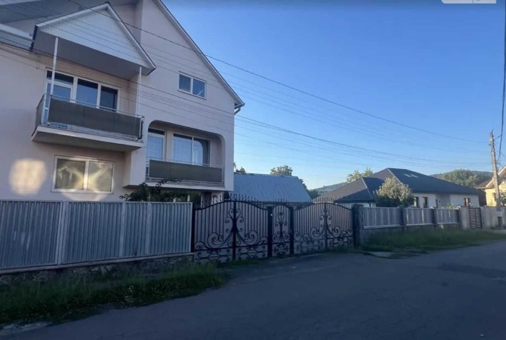 Дім ДОБРОТНИЙ в престижній топ локаціі в м.Мукачево - фото 1