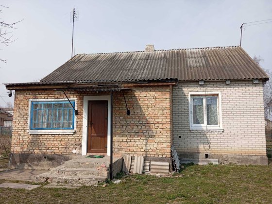 Продам приватний будинок з земельною ділянкою Нововолынск