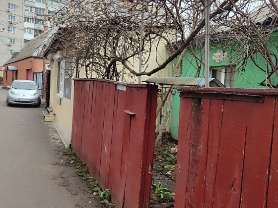 Продаж частини будинку без ремонту  по вул.Соборності, 32, кв 2.