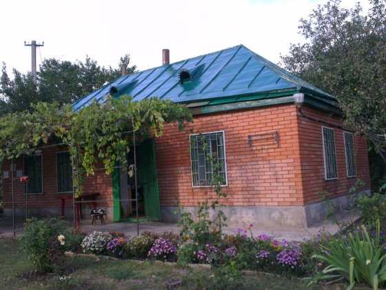 Дім з земельним участком Самар