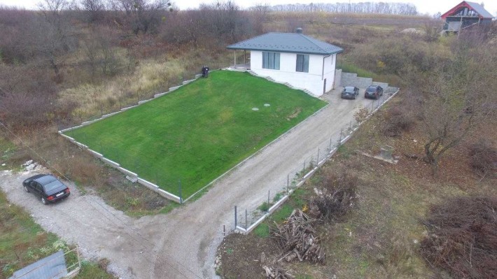 Продаж сучасного будинку з ремонтом у тихому районі Обухова - фото 1