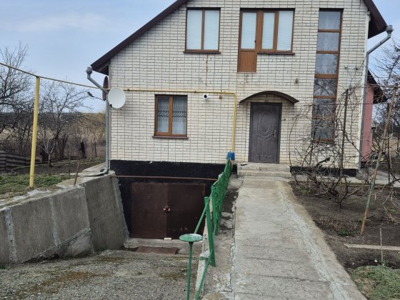 Продам добротный дом Самар