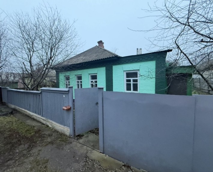 Продається  затишний цегляний будинок у приватному секторі - фото 1