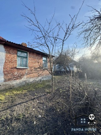 Продається частина будинку з власним подвір’ям неподалік центру міста. - фото 1