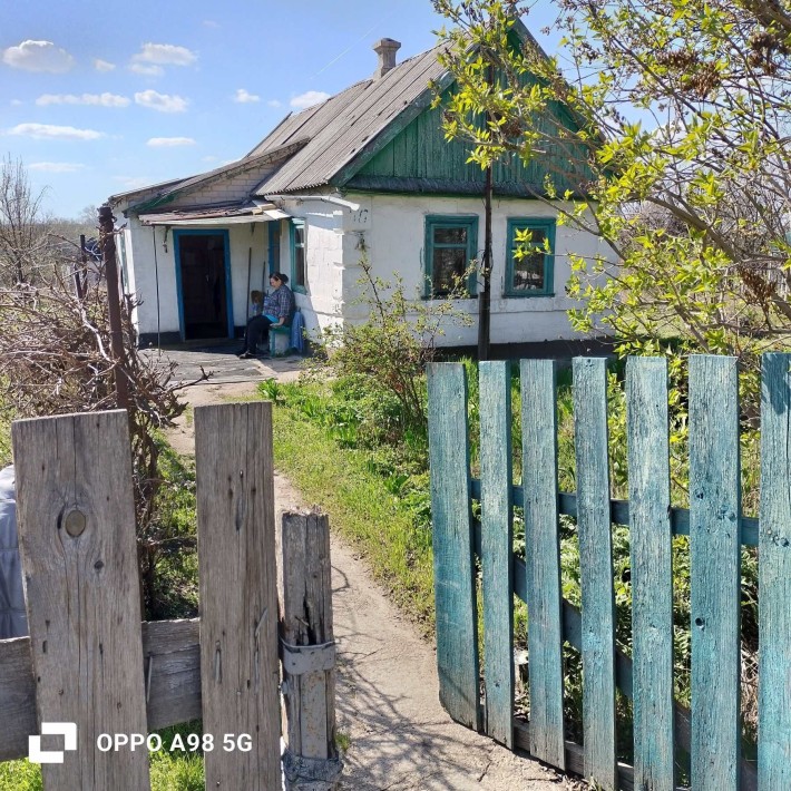 Продам невеликий будинок з  пічним опаленням - фото 1