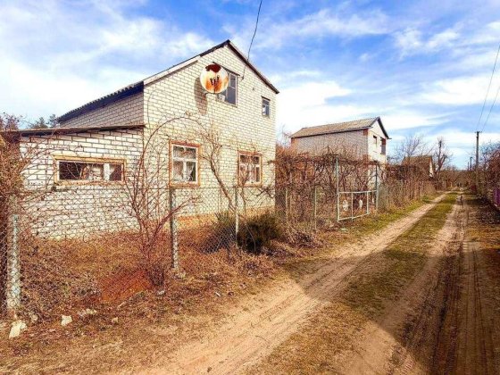 Продам дачу в СТ «Світанок-2», місто Світловодськ, поруч із базою відпочинку «Волна». Світловодськ