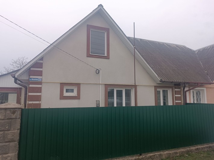 Пів будинку зі зручностями в доброму місці - фото 1