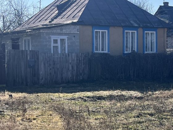 Будинок з великою ділянкою землі в передмісті Харкова Солоницівка