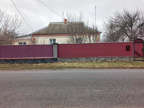 Продаж 1/2 будинку  в р-н Загребля(біля г-р-к”Хуторок”). Смела