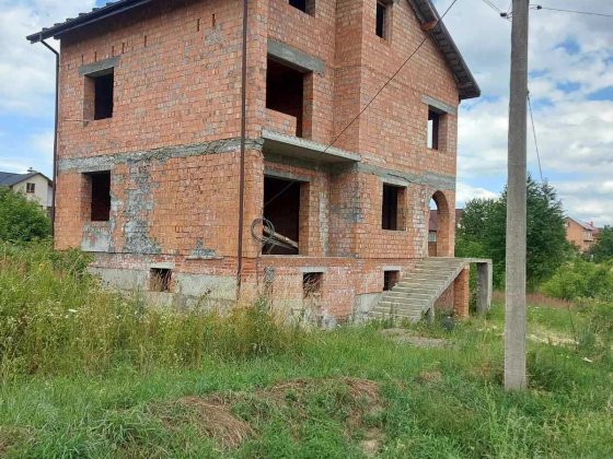 Незавершене будііеицтво Трускавець