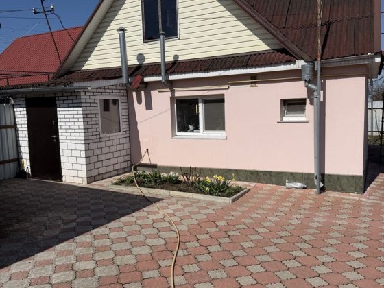 Продається частина будинку. Окремий вхід, окремий двір. Умань