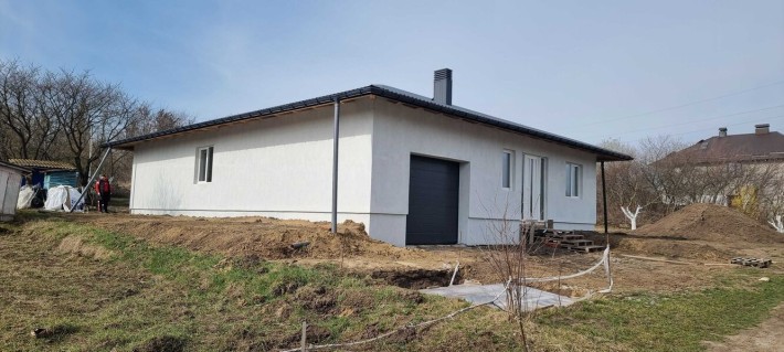 Будинок Лєзнєво комунікації заведені в будинок, поруч ліс. Торг! 38435 - фото 1