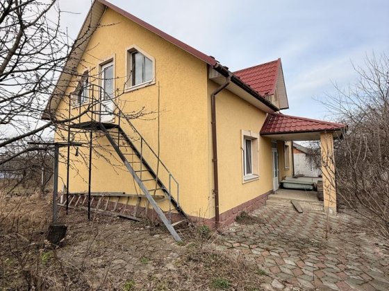 Продаж будинку в м.Хотин Хотин