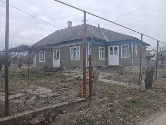 Продам  будинок . Хотин
