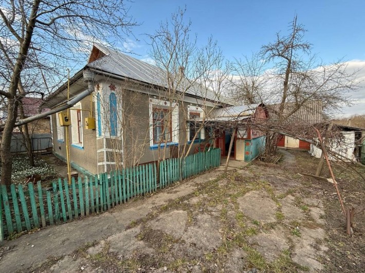 Продаж затишного будинку з гарною ділянкою - фото 1
