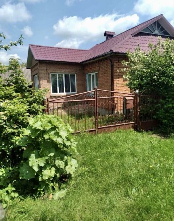 Продаж цегляного будинку із комунікаціями , гарна локація! - фото 1