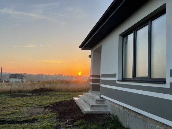 Терміновий продаж сучасного будинку в Дубовому – біля озера! Хмельницький