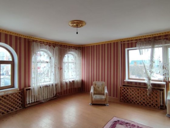 Продається будинок, по ціні земельної ділянки. Хмельницький